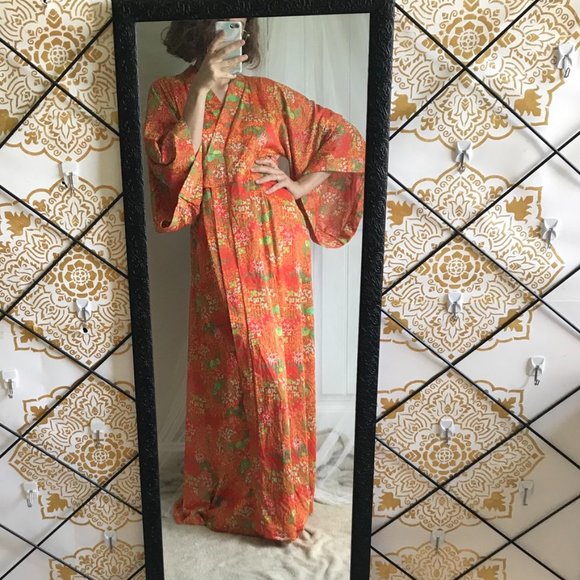 Orange wrap robe with long square sleeves - Picture 2 of 6
